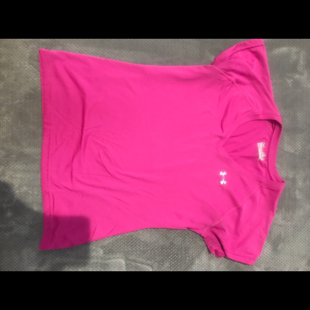 UA vneck